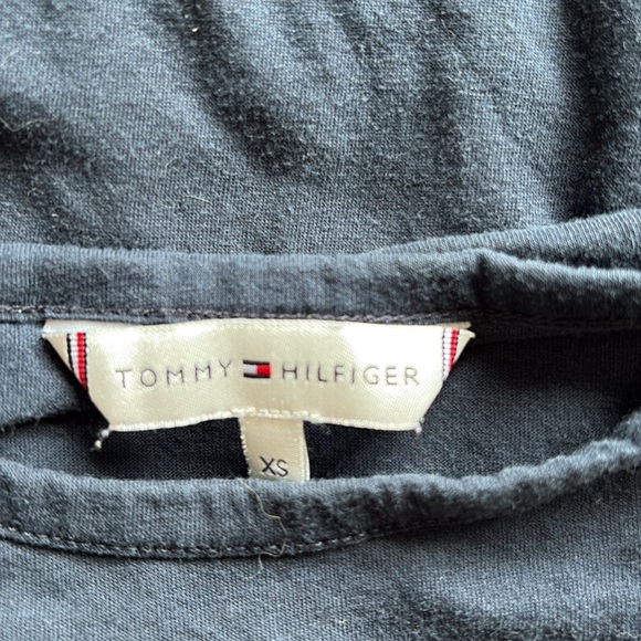 Tommy Hilfiger Navy Raglan Tee – Size XS | Essential Basic | Preppy Vibe | - Picture 6 of 7